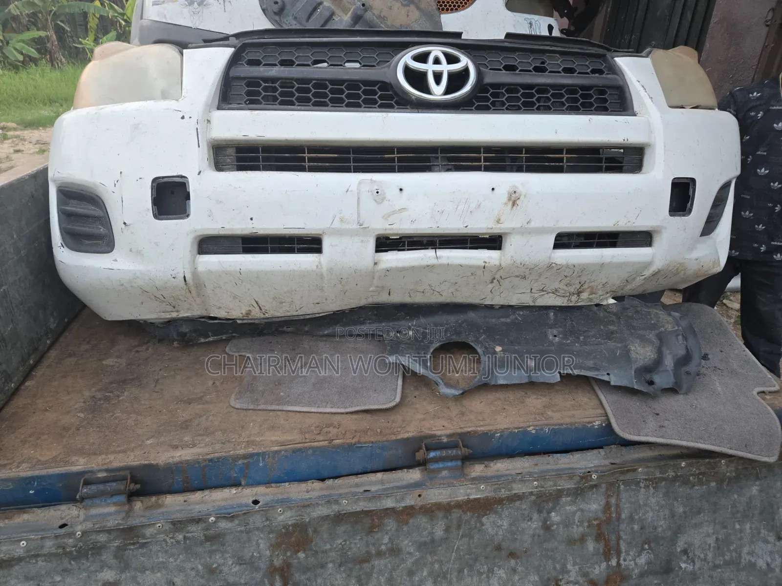Front Cut Rav 4 2012