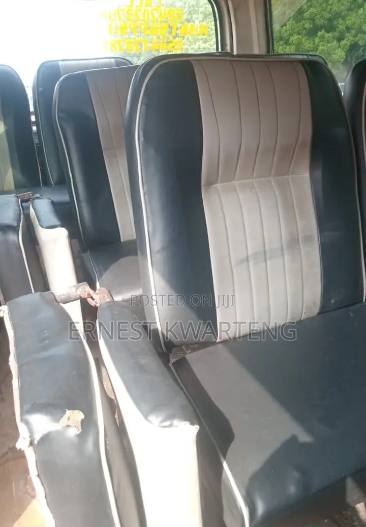 Toyota HiAce 2006 White