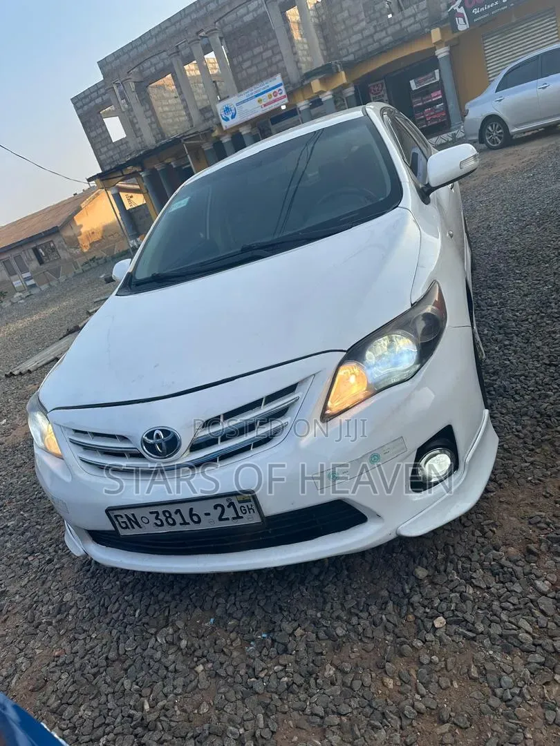 Toyota Corolla 2013 White