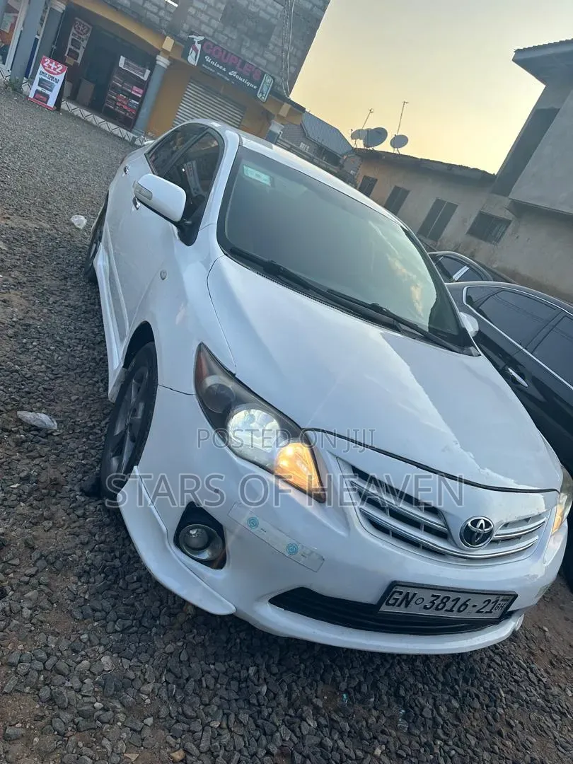 Toyota Corolla 2013 White