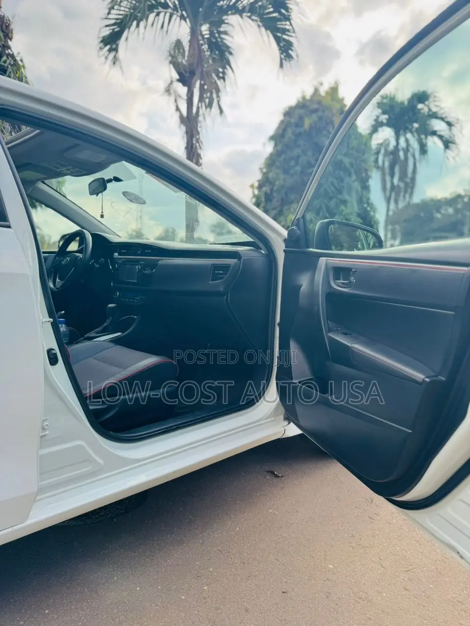 Toyota Corolla S w/Special Edition Pkg (1.8L 4cyl CVT) 2016 White