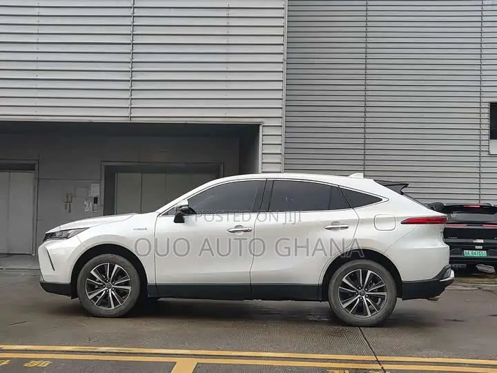 Toyota Harrier 2023 White