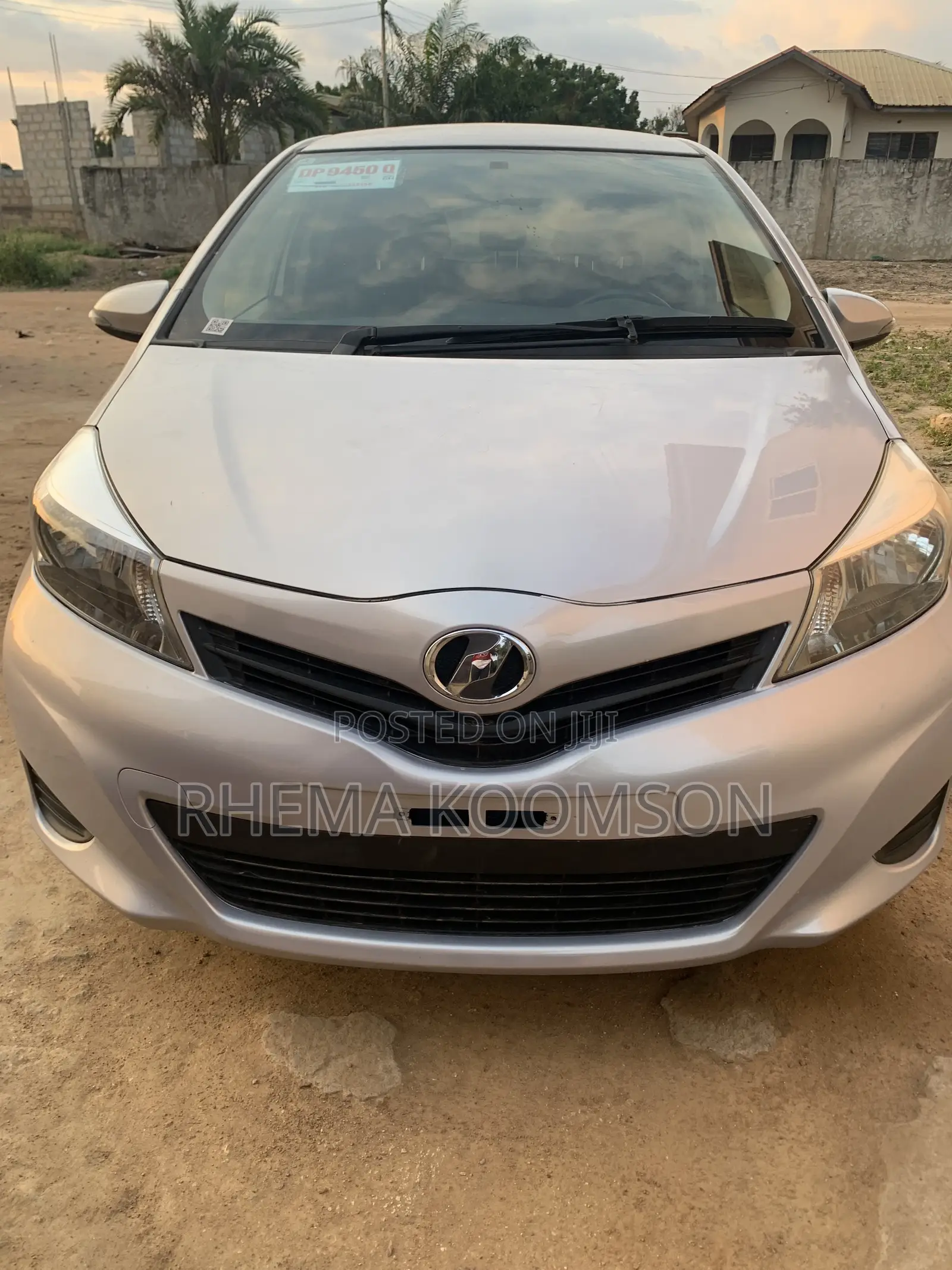 Toyota Vitz 2014 Silver