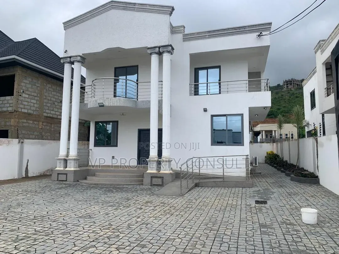 4bdrm House in Oyarifa Mall Area for sale