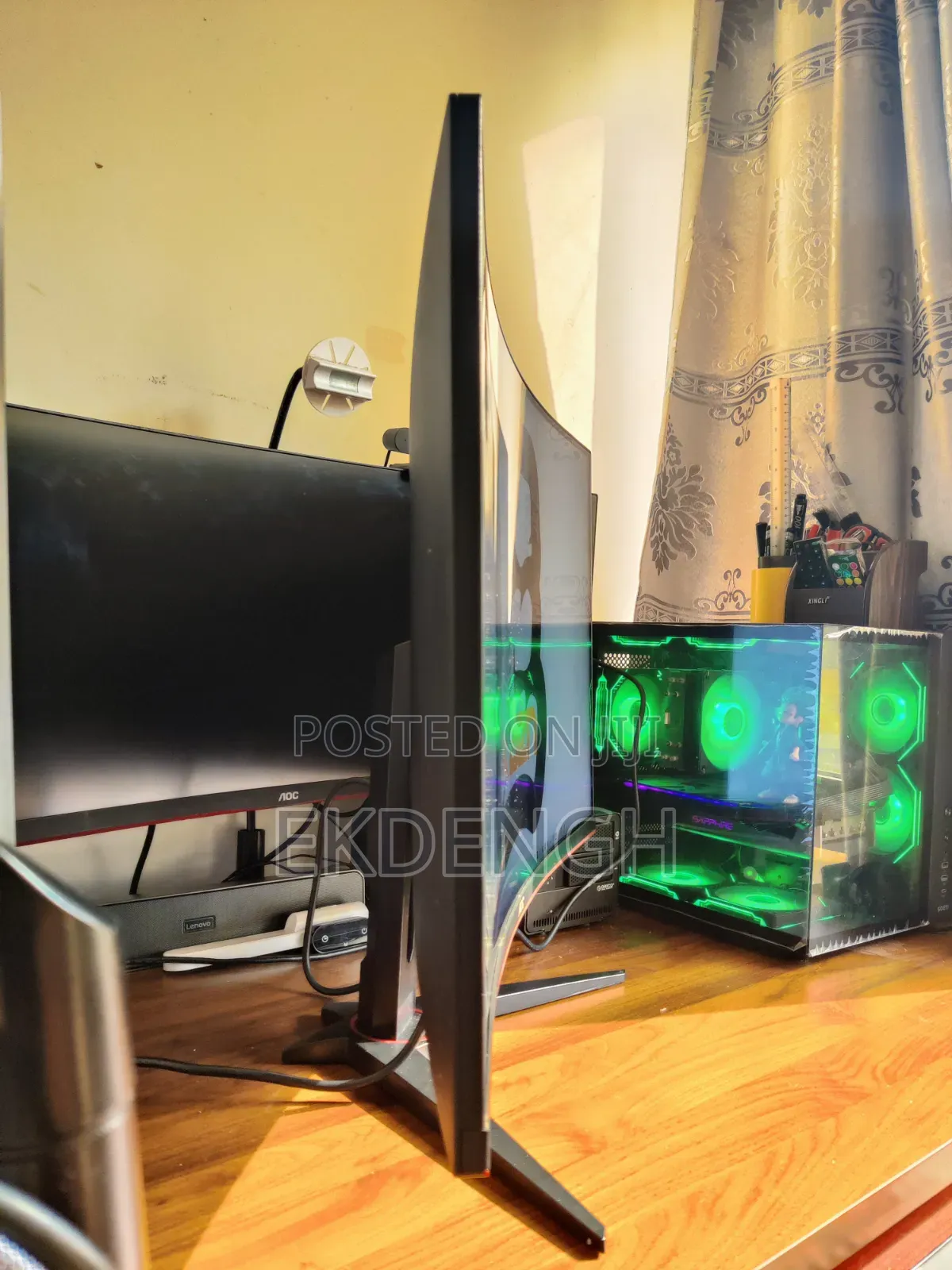 AOC CQ32G1 144Hz 1800R Curved | Dead Pixel at Top-Right Corner