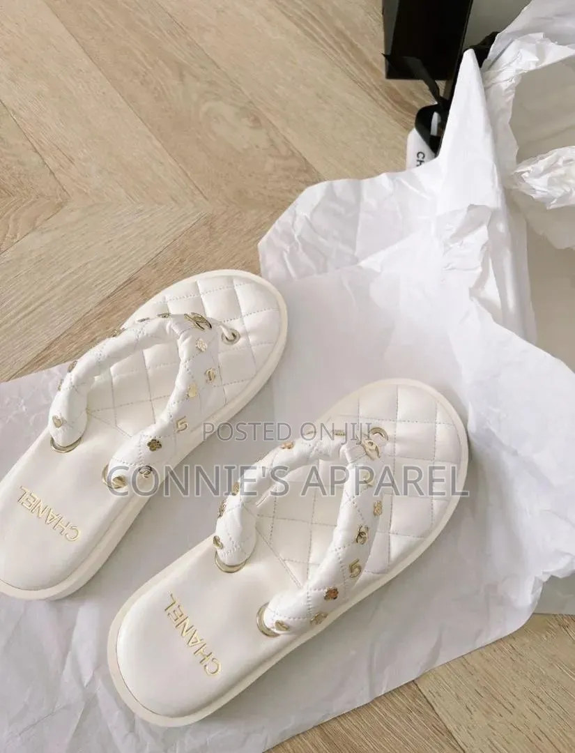 Sparkling Rhinestone Flat Sandals