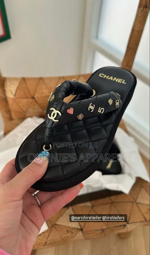 Sparkling Rhinestone Flat Sandals