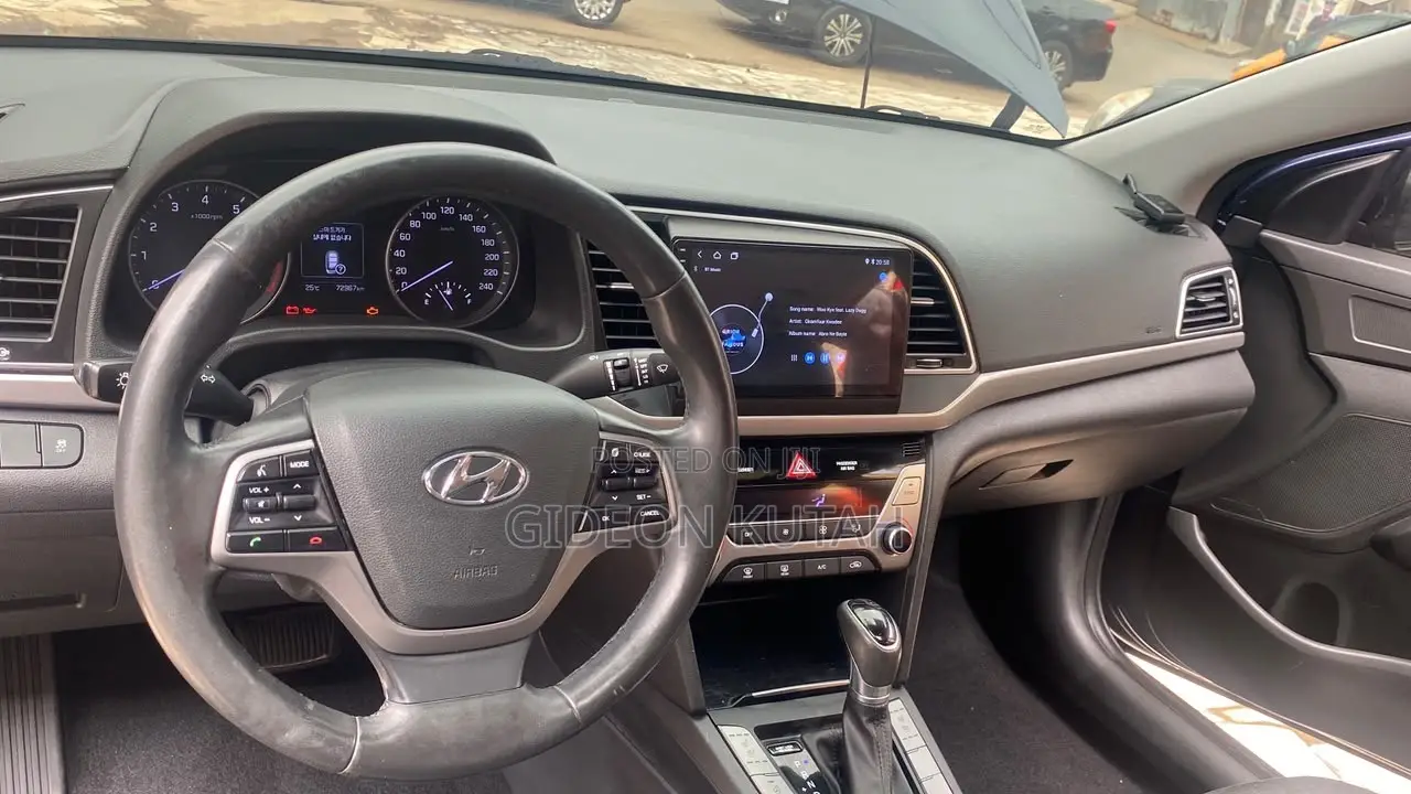 Hyundai Avante 2017 Blue
