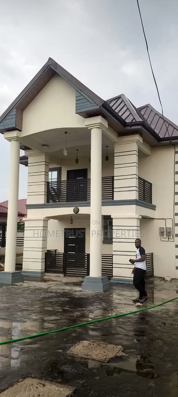 5bdrm Duplex in Pokuase Mayera for rent