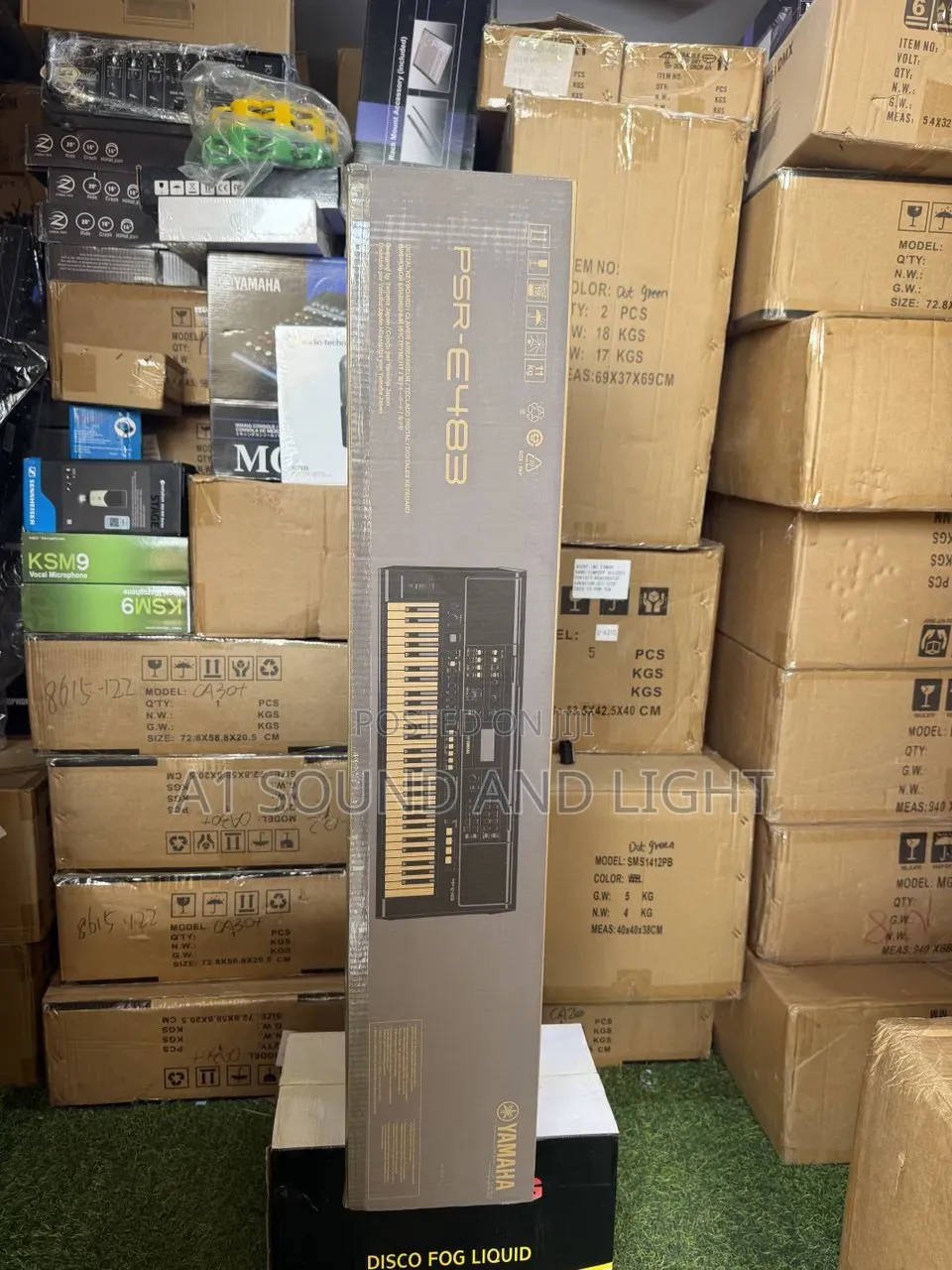 Yamaha PSR E483 61-Keys Keyboard [Free Bag]