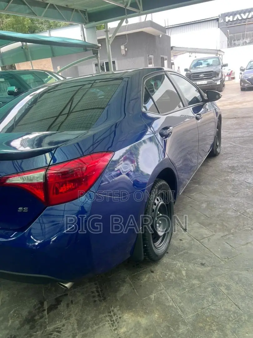 Toyota Corolla SE Special Edition 4dr Sedan (1.8L 4cyl CVT) 2017 Blue