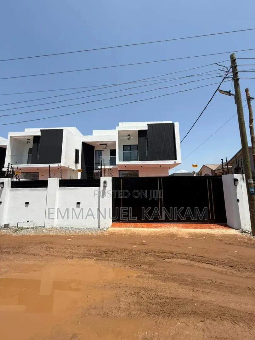 4bdrm House in Baatsona Total for sale