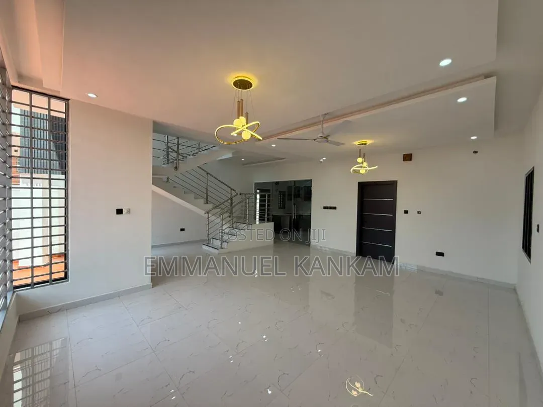 4bdrm House in Baatsona Total for sale