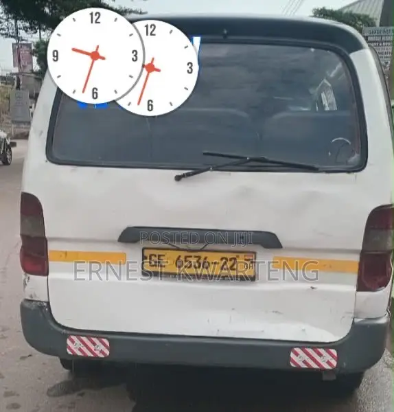 Toyota HiAce 2006 White