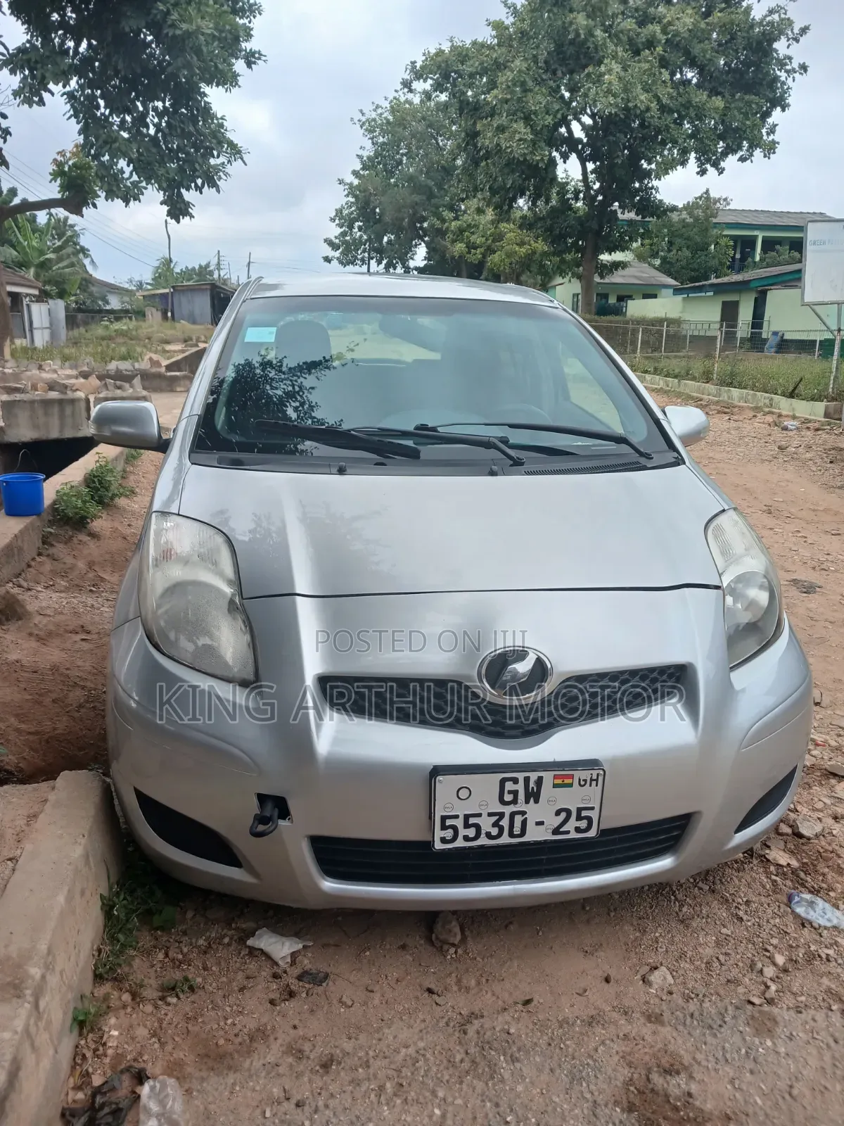 Toyota Vitz 1.3 FWD 3dr 2010 Silver