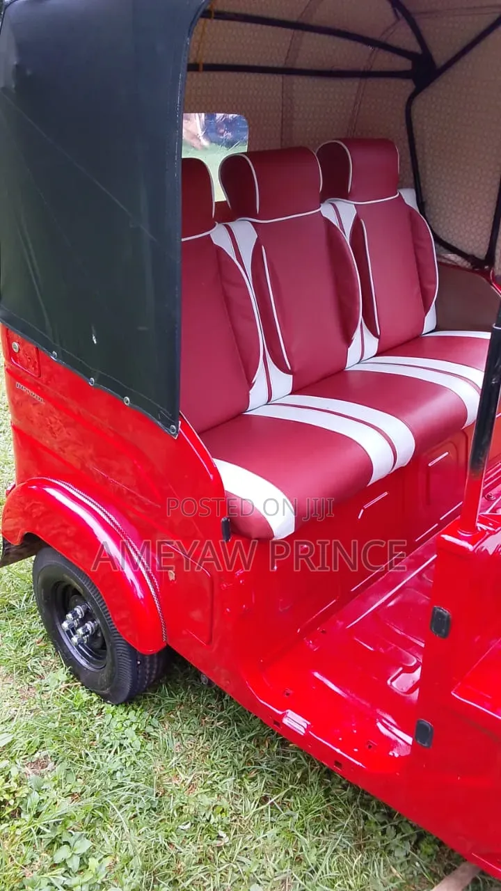 Bajaj RE 2023 Red