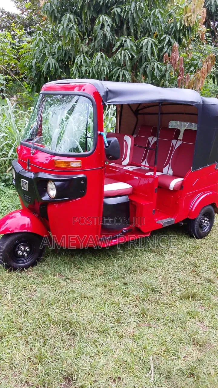 Bajaj RE 2023 Red