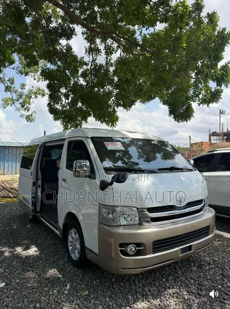 Toyota HiAce 2017