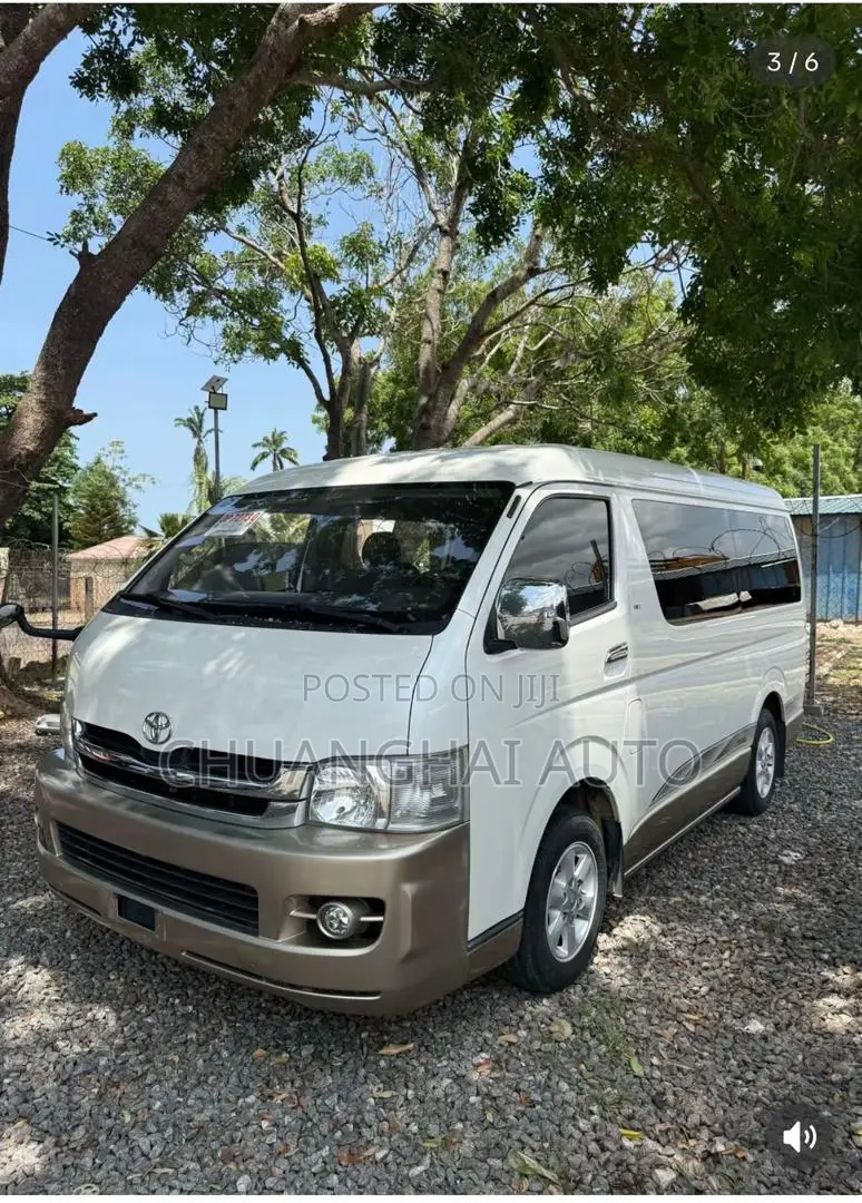 Toyota HiAce 2017