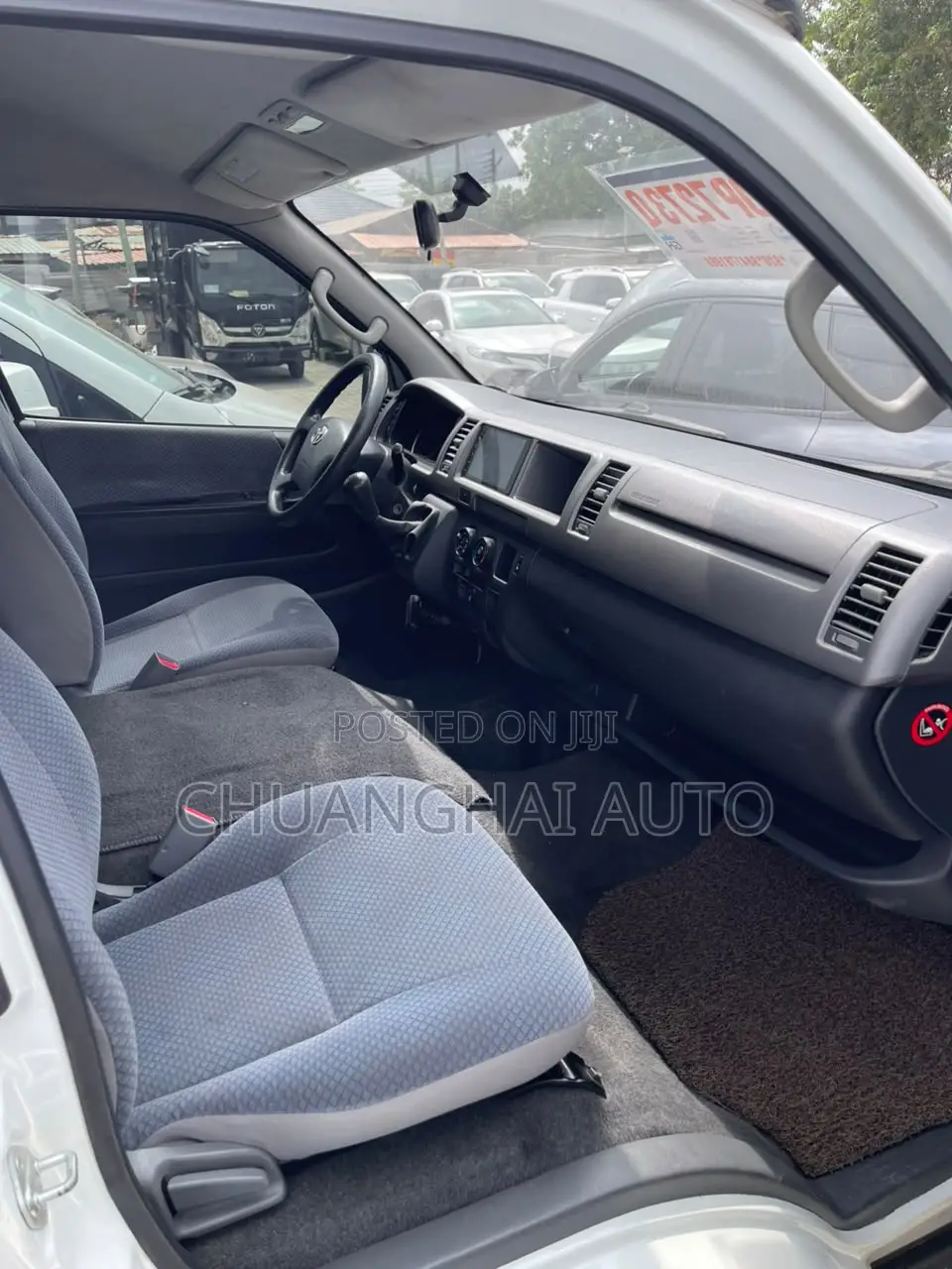 Toyota HiAce 2017