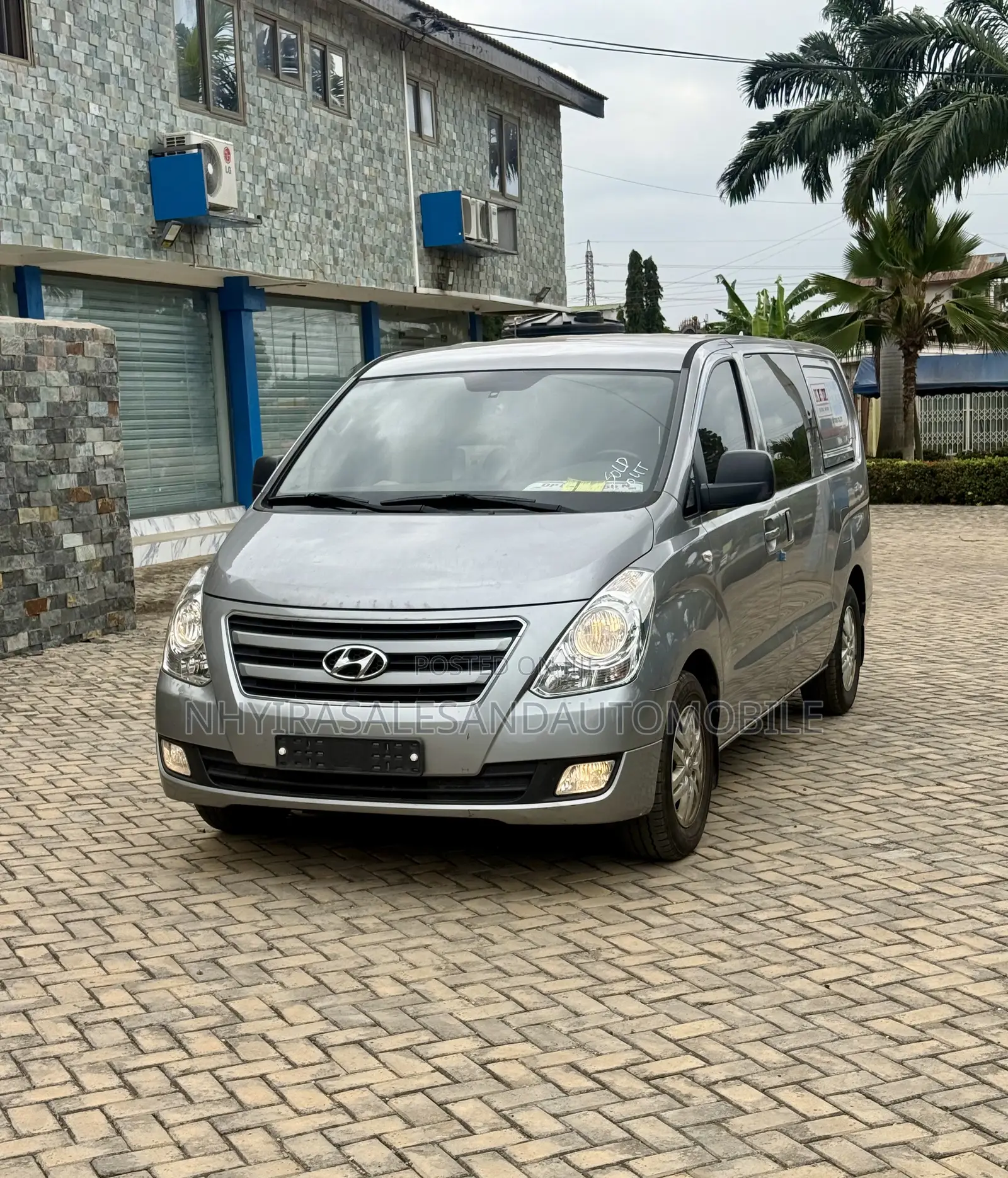 Hyundai H200 2016 Gray