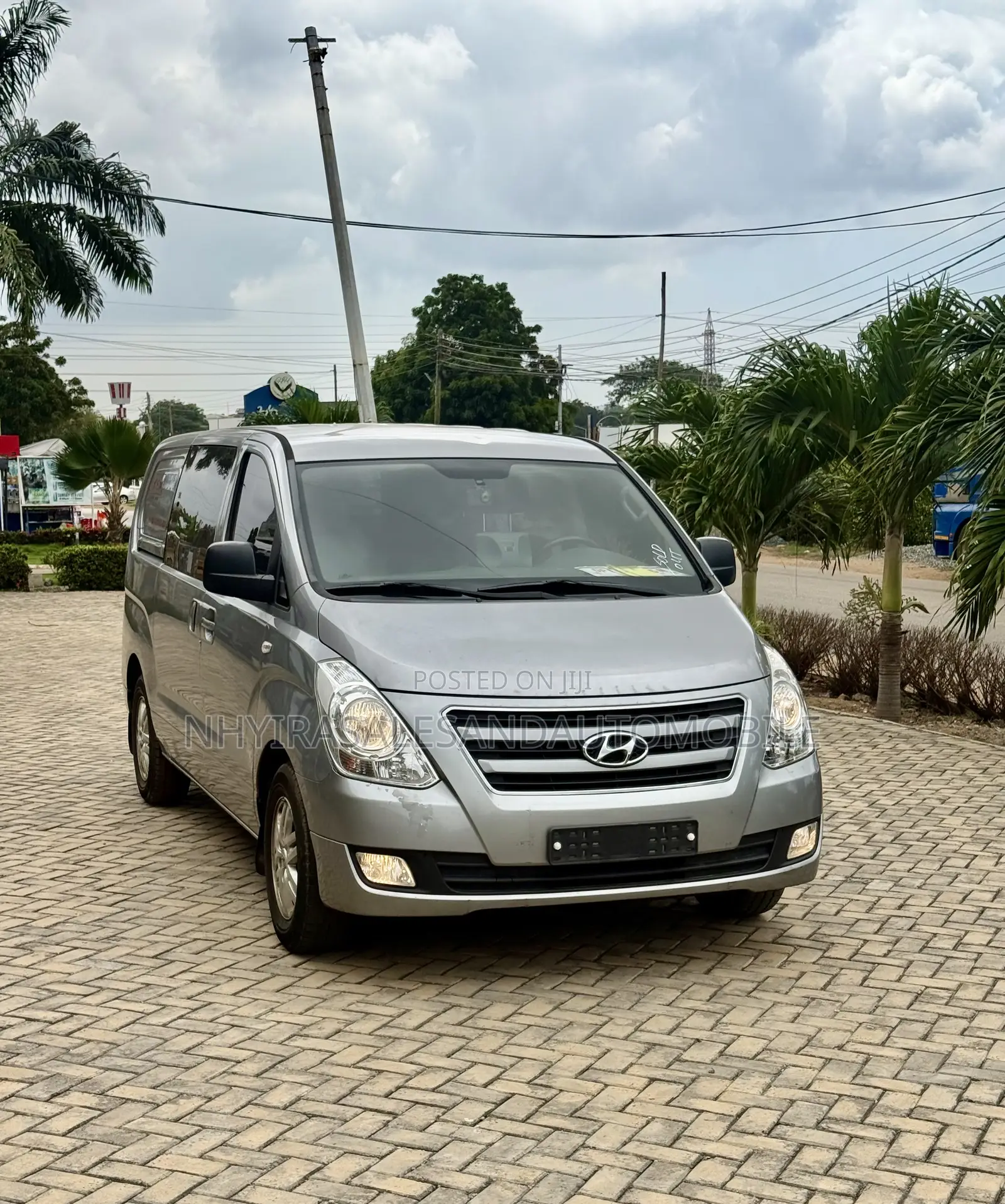 Hyundai H200 2016 Gray