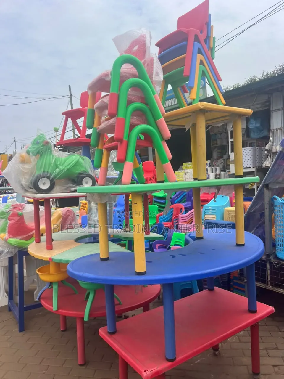 Kids and Children Plastic Chairs and Tables for School Are Available