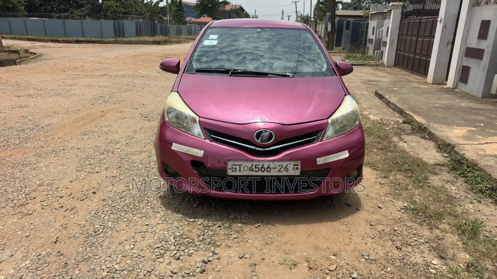 Toyota Vitz 1.5 FWD 5dr 2013 Pink
