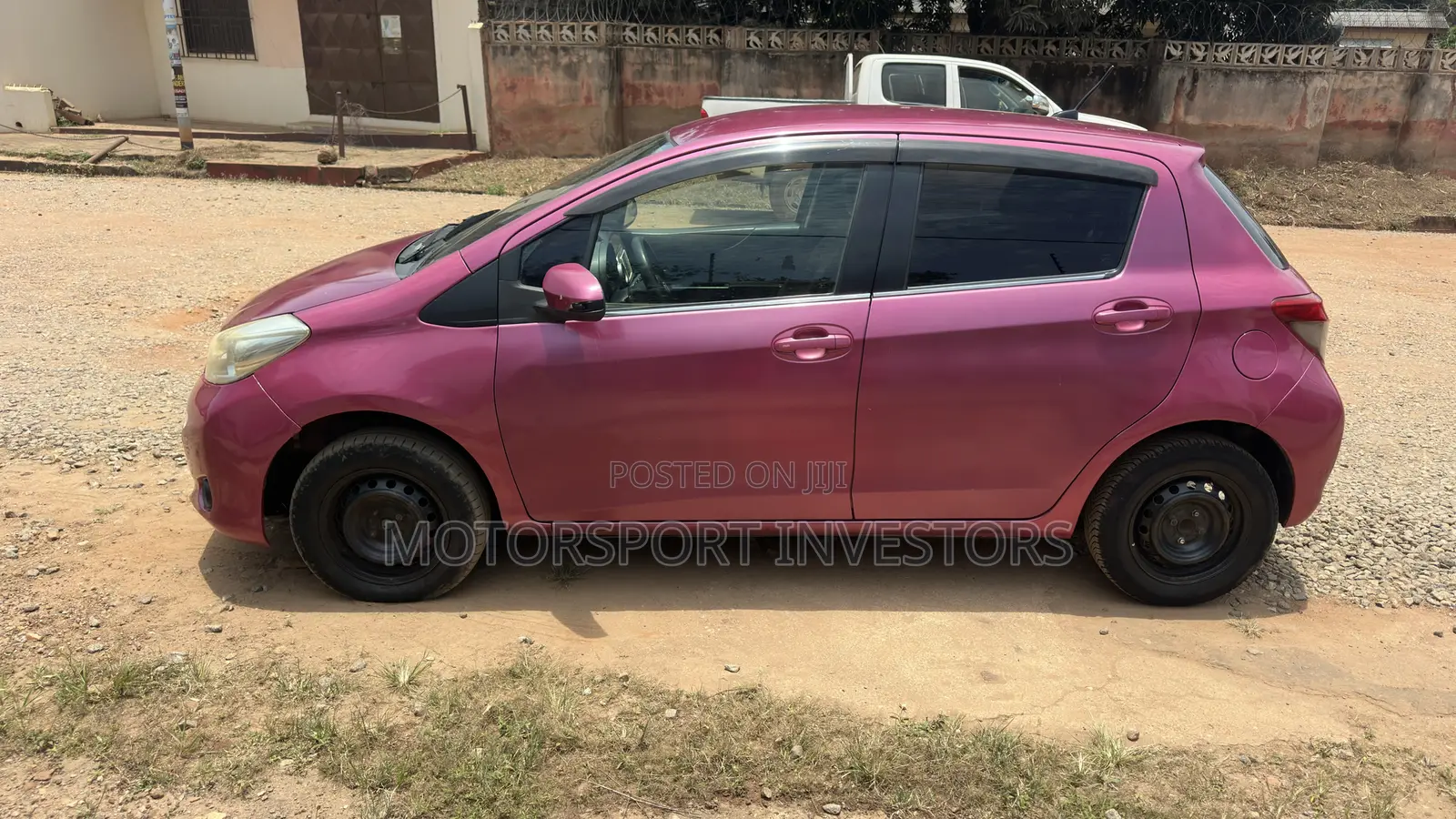 Toyota Vitz 1.5 FWD 5dr 2013 Pink