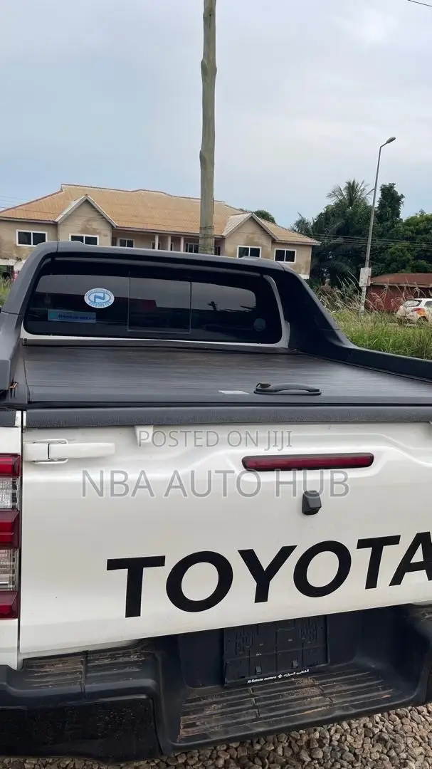 Hilux Retractable Bucket Cover(Roller)