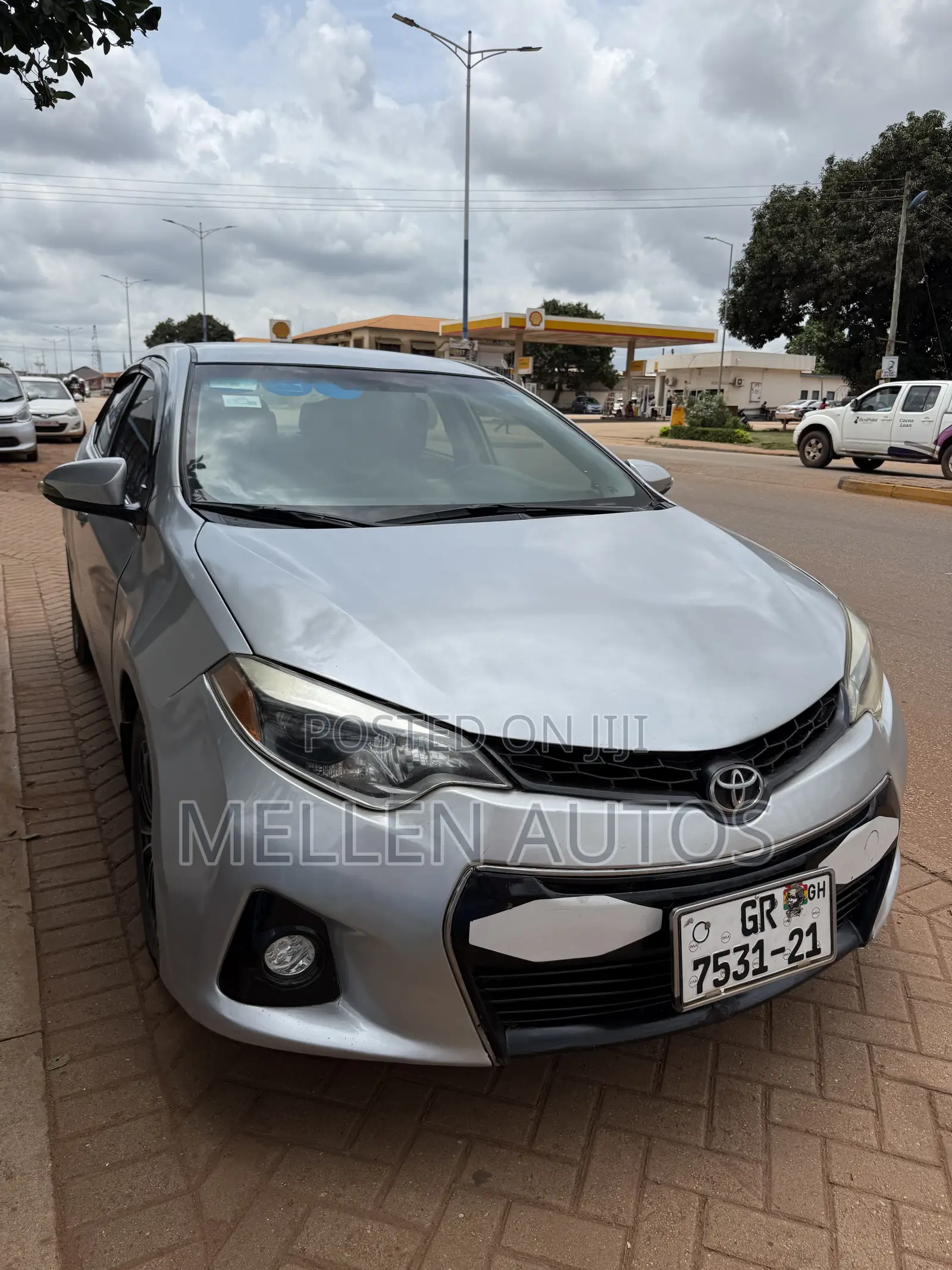 Toyota Corolla L 4dr Sedan (1.8L 4cyl 4A) 2015 Silver