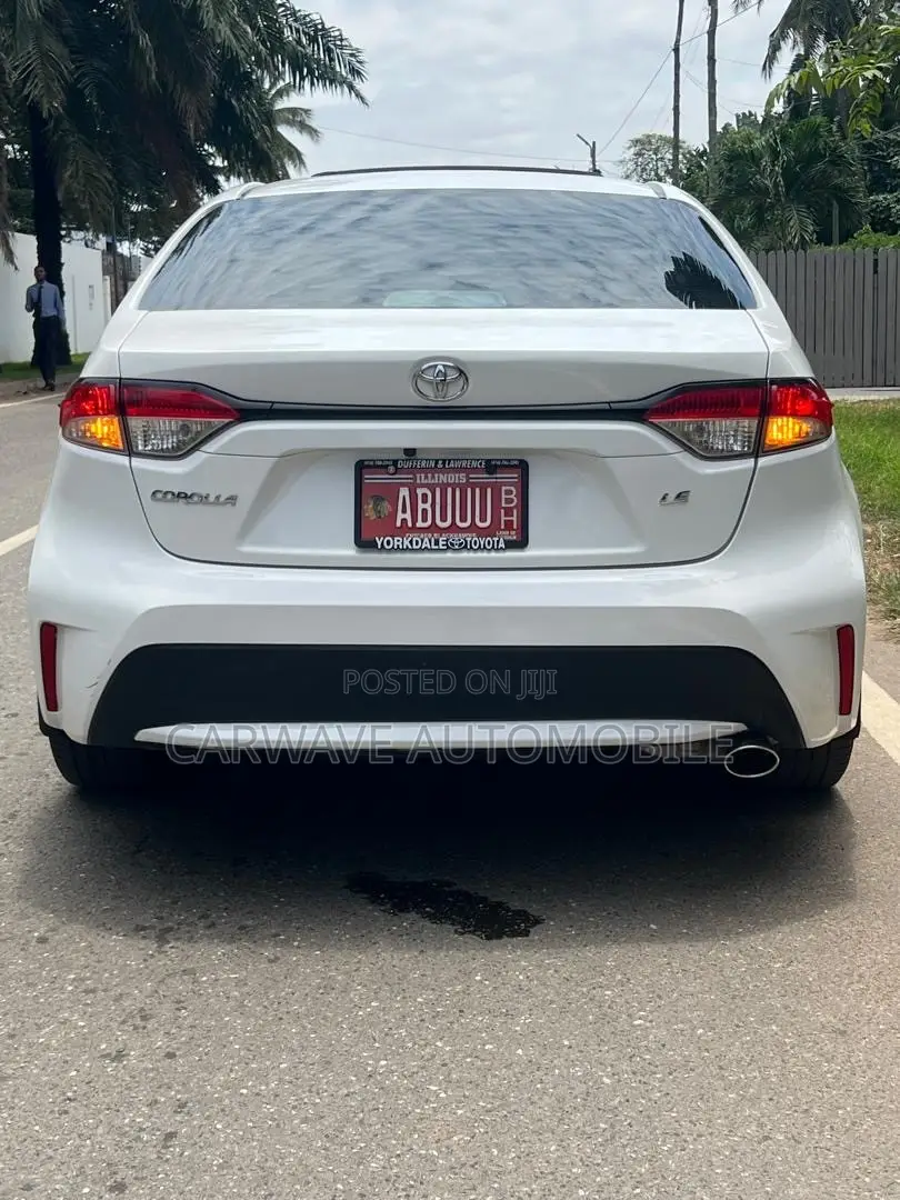 Toyota Corolla LE 2020 White
