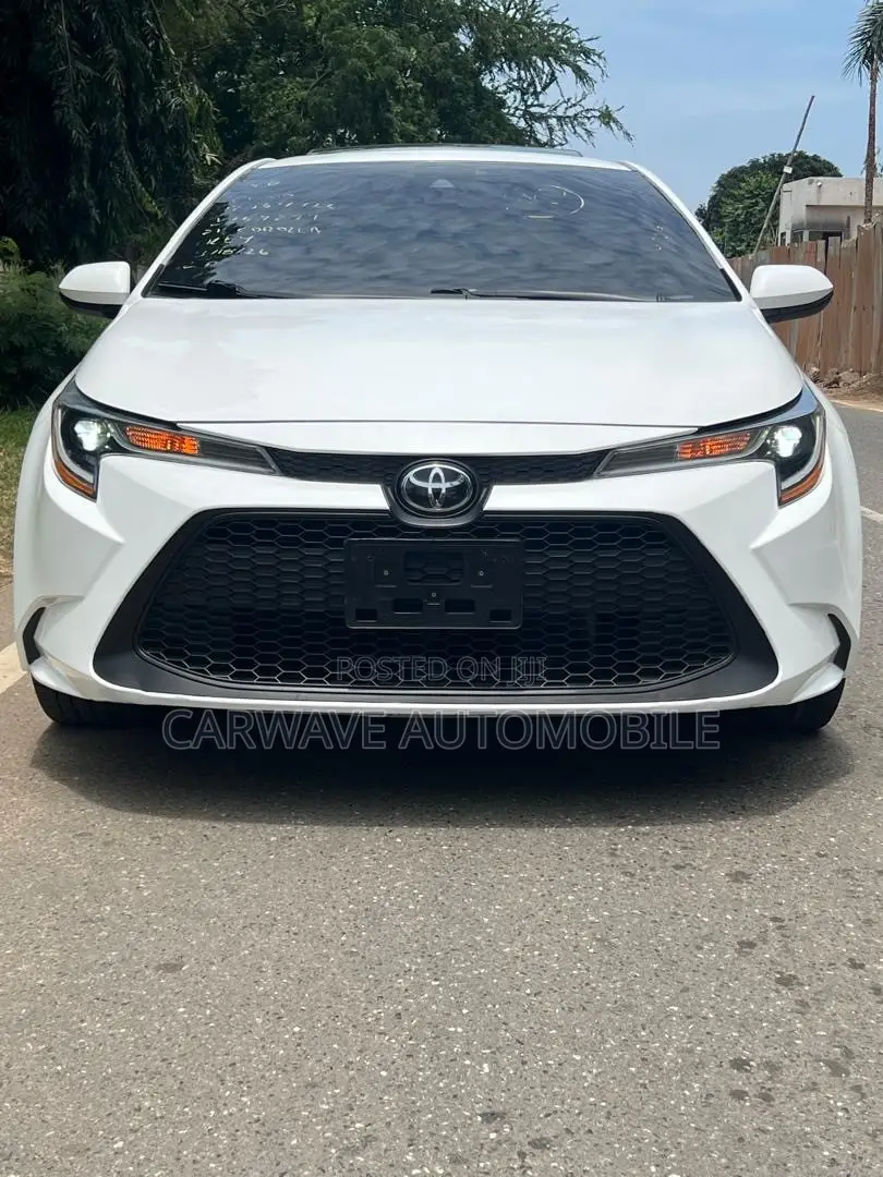 Toyota Corolla LE 2020 White