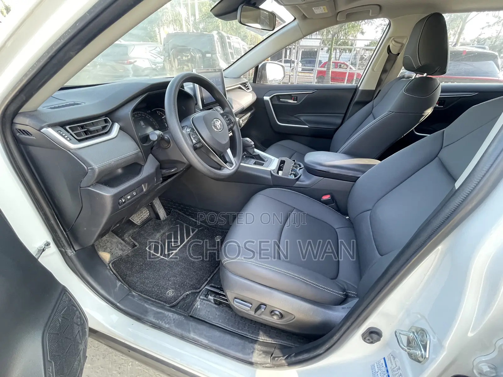 Toyota RAV4 Adventure 2022 White