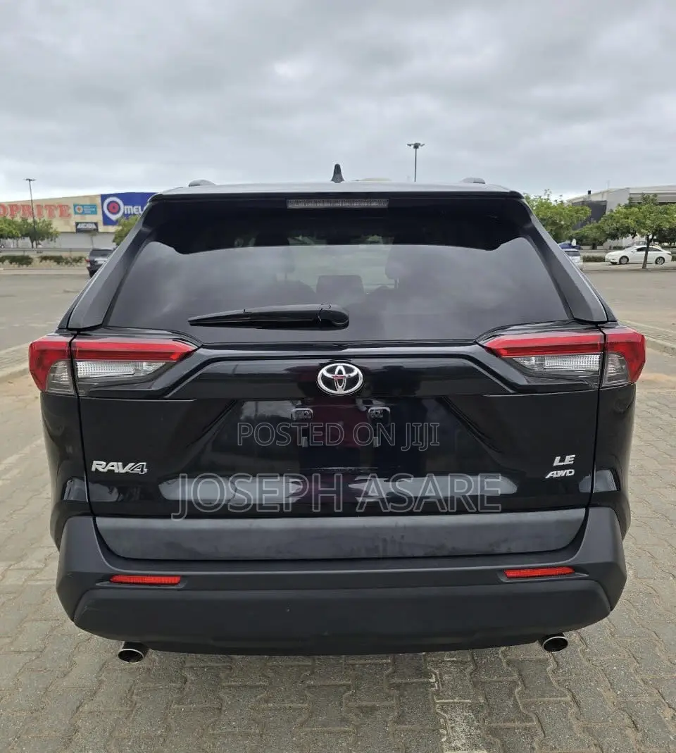 Toyota RAV4 LE AWD 2020 Black