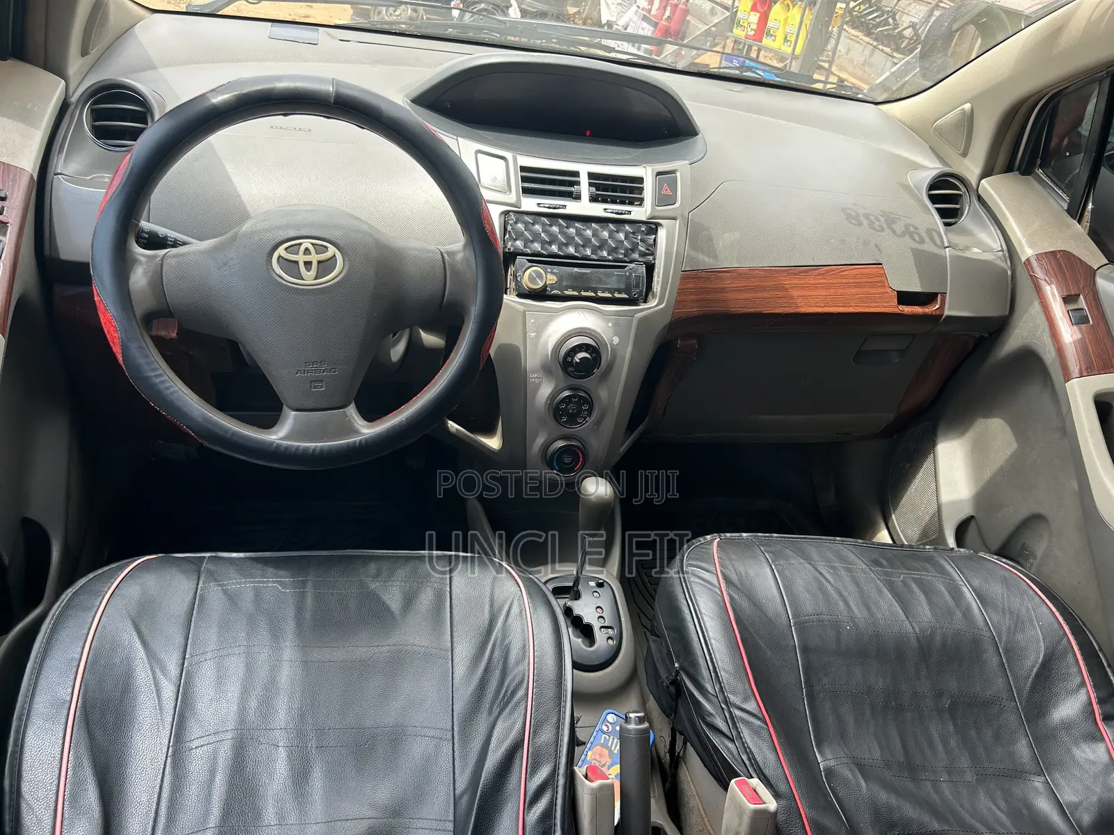 Toyota Vitz 1.3 AWD 3dr 2010 Silver