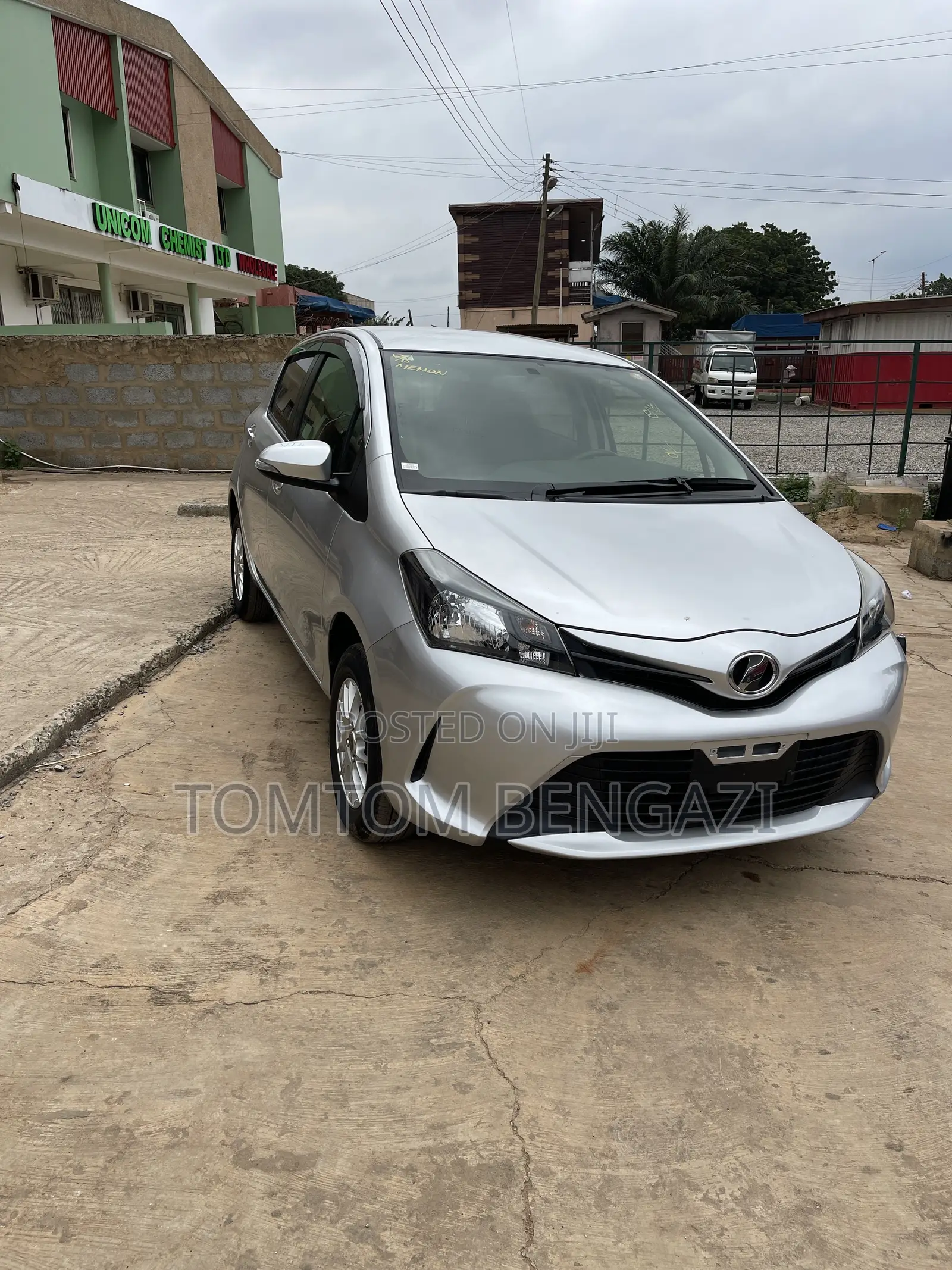 Toyota Vitz 1.3 AWD 5dr 2015 Silver