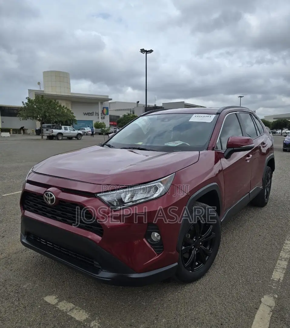 Toyota RAV4 LE AWD 2020 Red