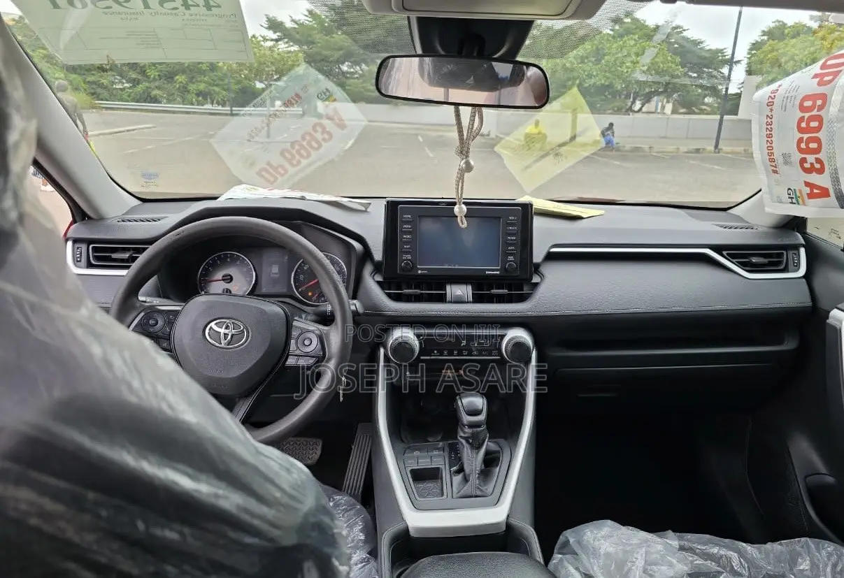 Toyota RAV4 LE AWD 2020 Red