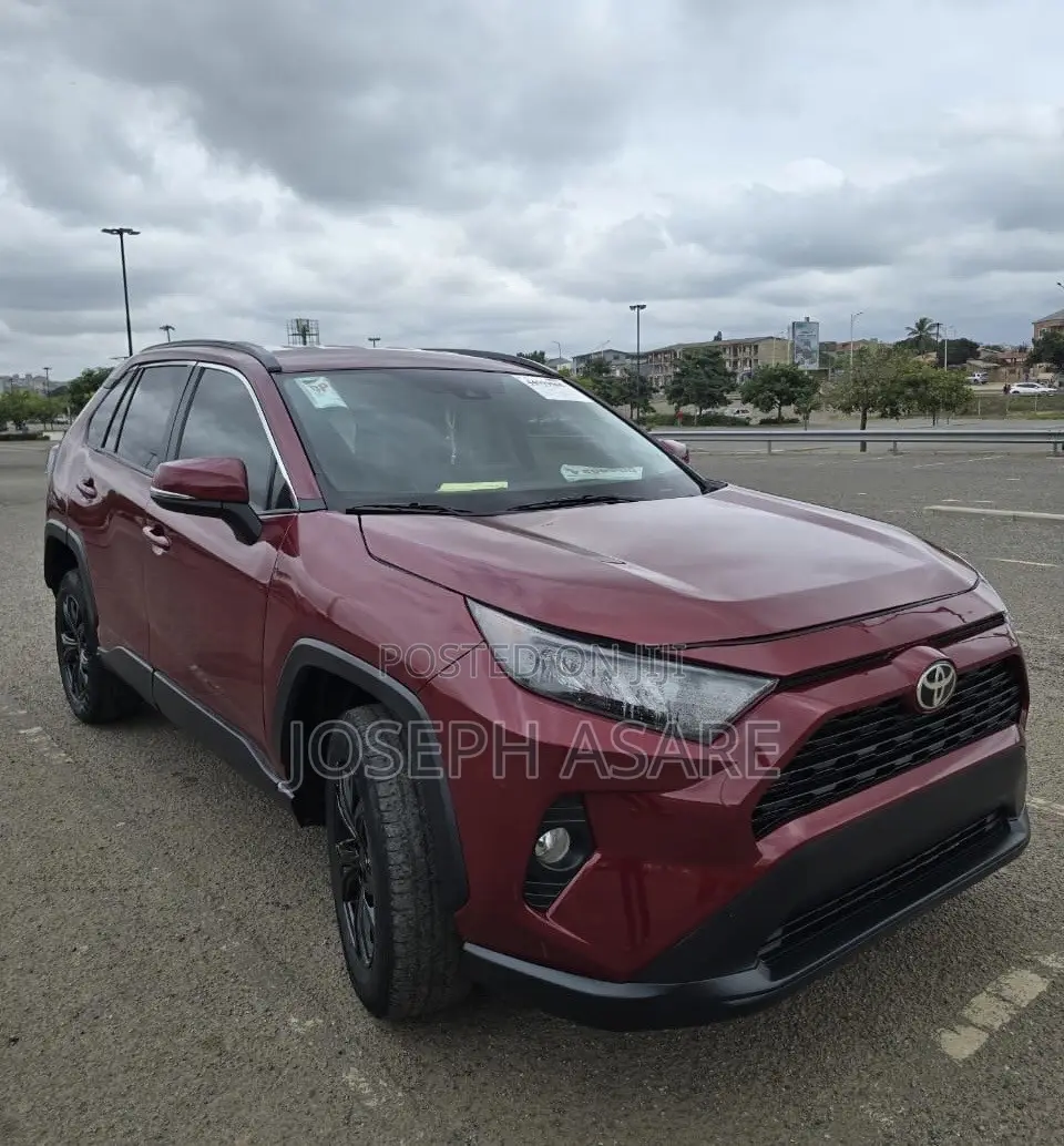 Toyota RAV4 LE AWD 2020 Red