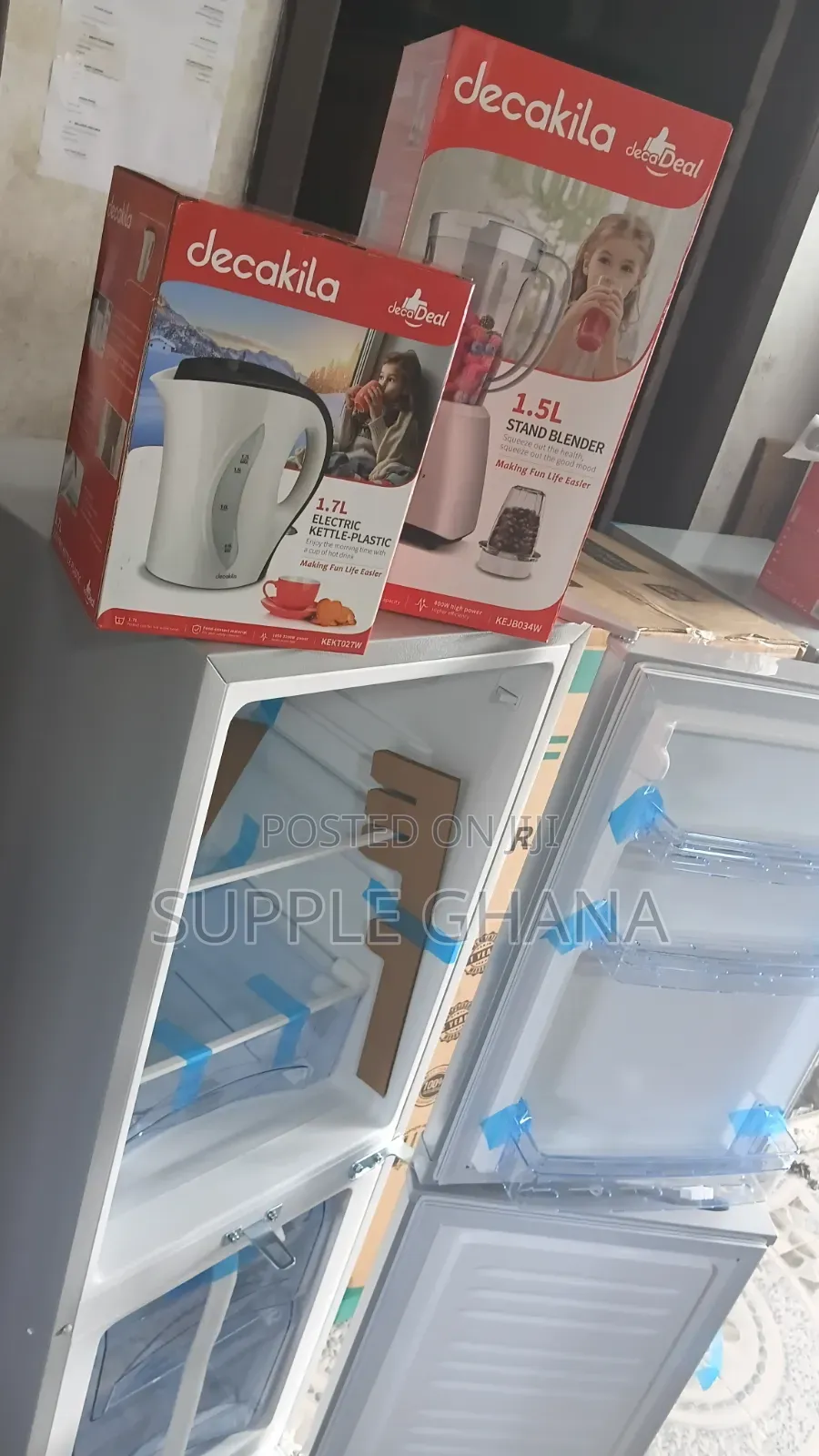 Design Refrigerator 165L Flamino Plus Free Kettle and Blender