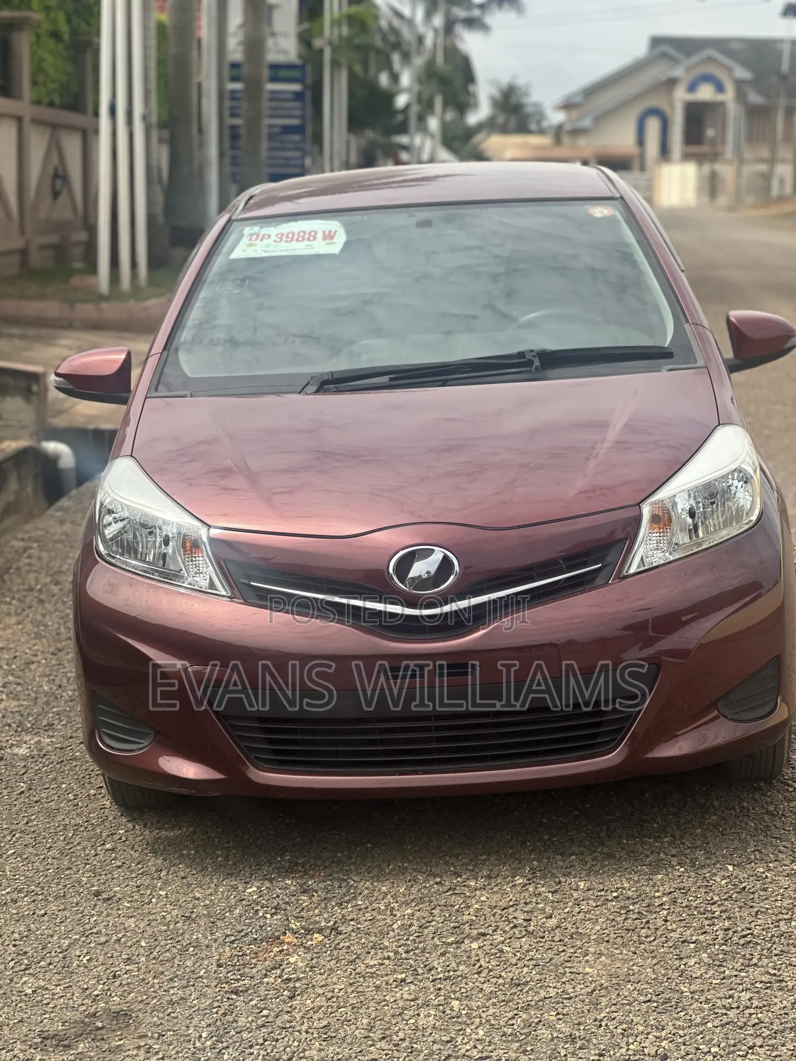Toyota Vitz 1.3 FWD 3dr 2011