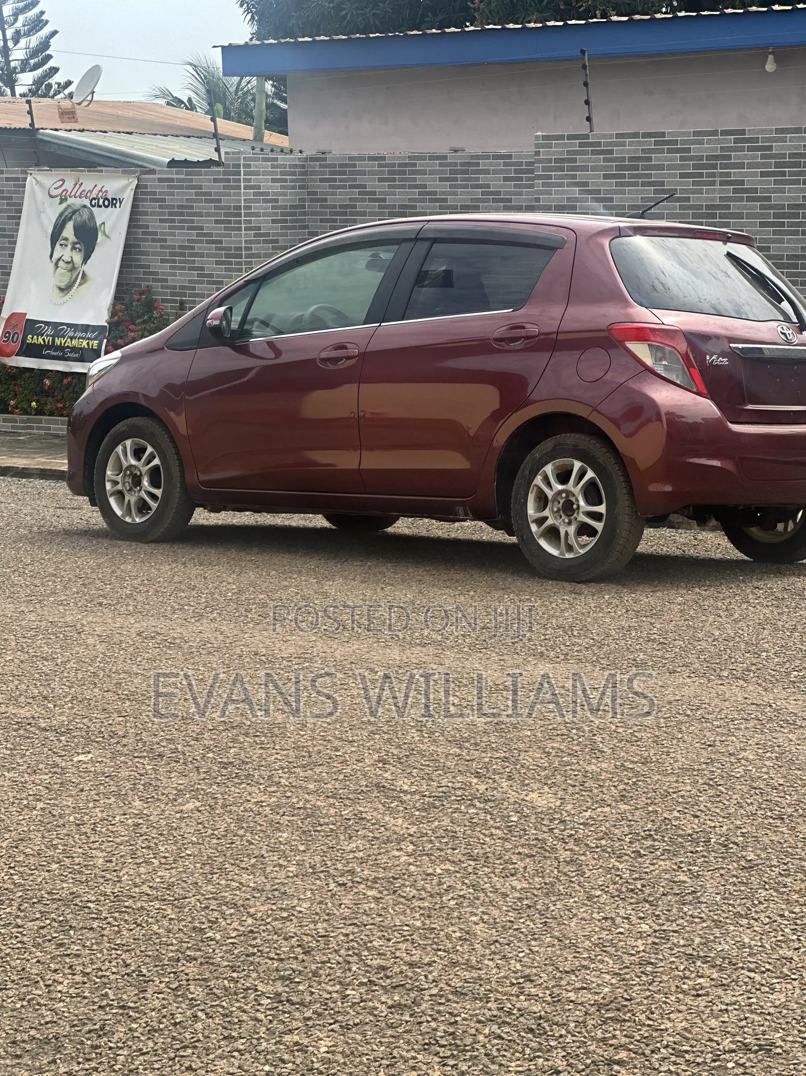 Toyota Vitz 1.3 FWD 3dr 2011