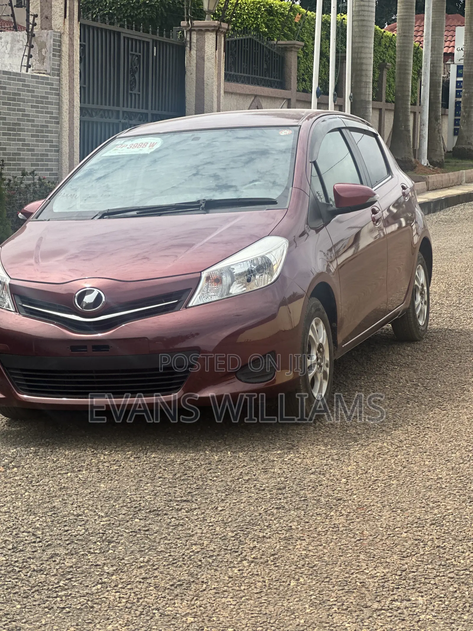 Toyota Vitz 1.3 FWD 3dr 2011