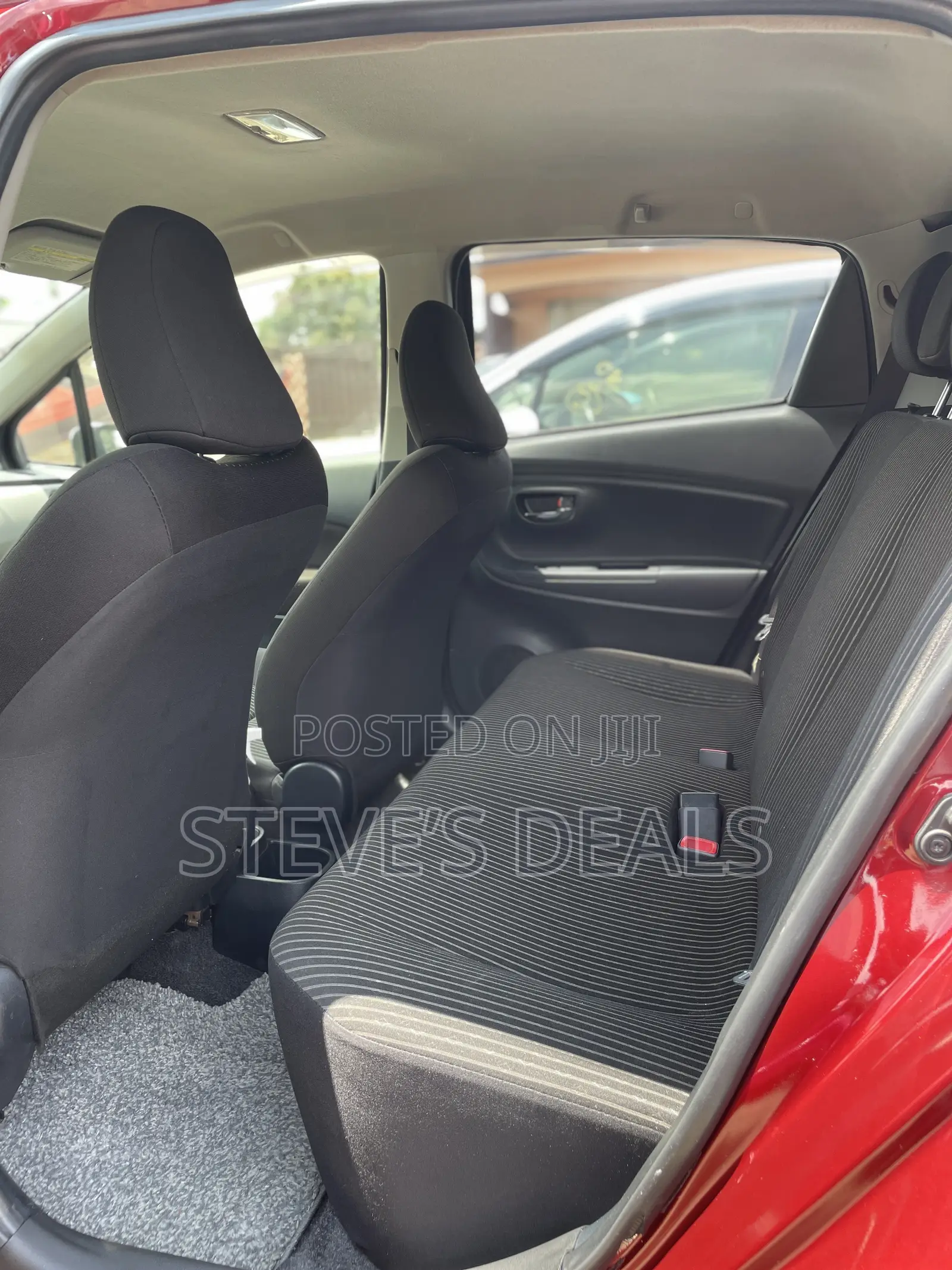 Toyota Vitz 1.3 FWD 5dr 2015 Burgundy