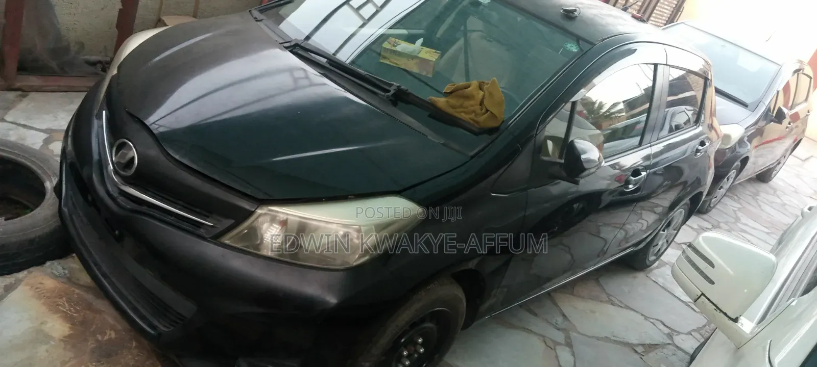 Toyota Vitz 1.0 FWD 5dr 2013 Black