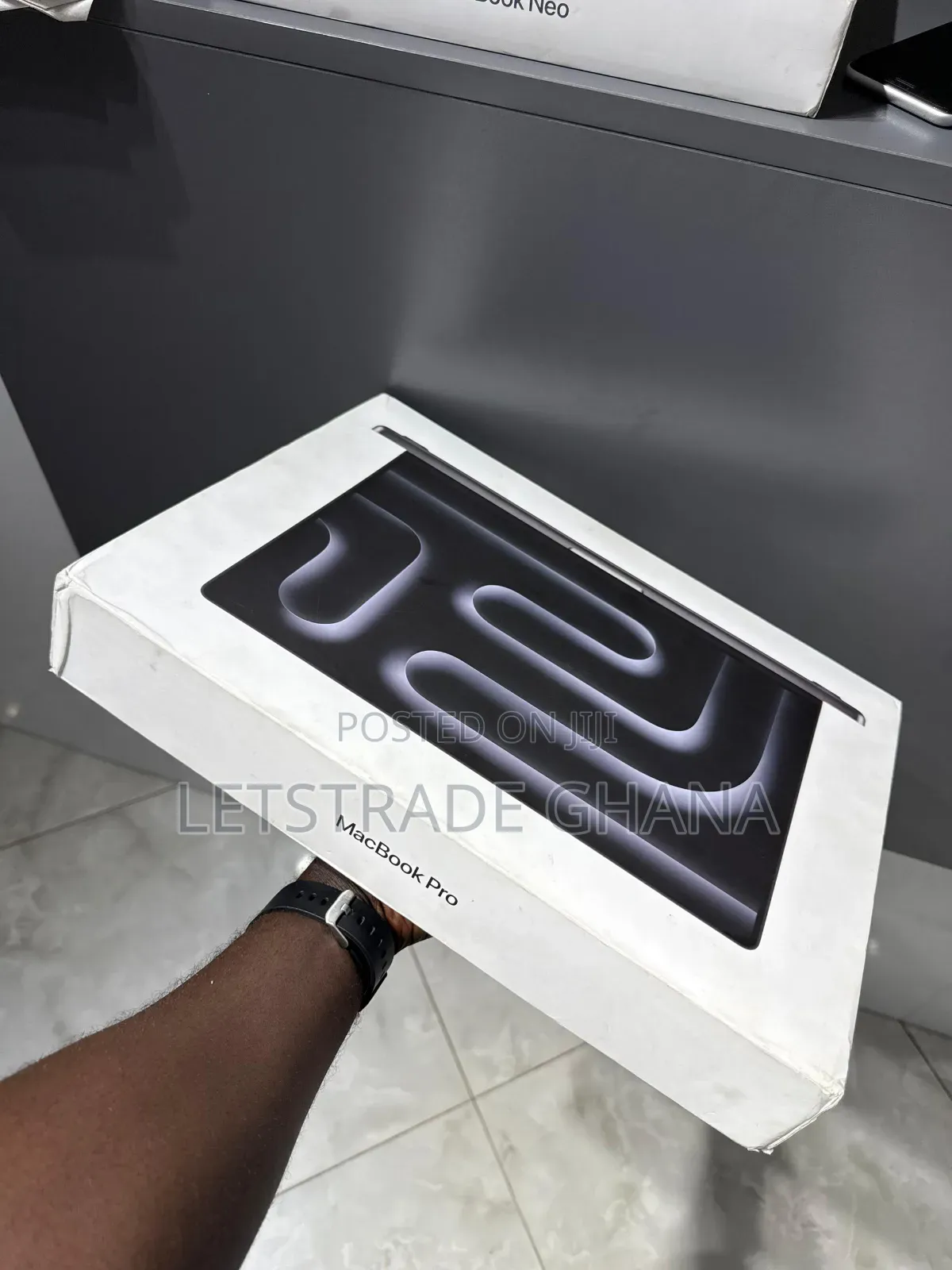 New Laptop Apple MacBook Pro 2025 M5 24GB Apple M5 Pro SSD 1T