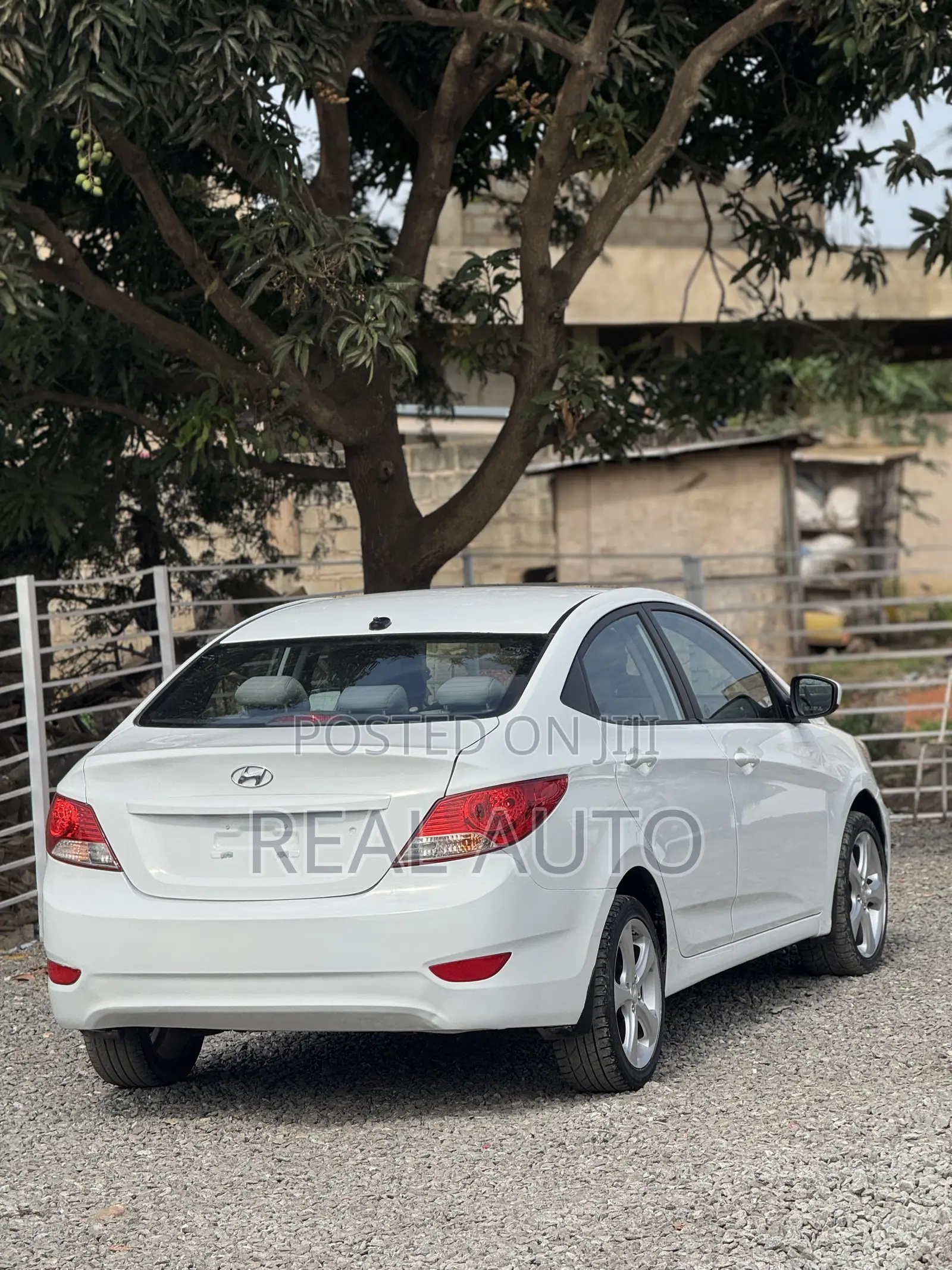 Hyundai Accent SE Sedan 2016 White