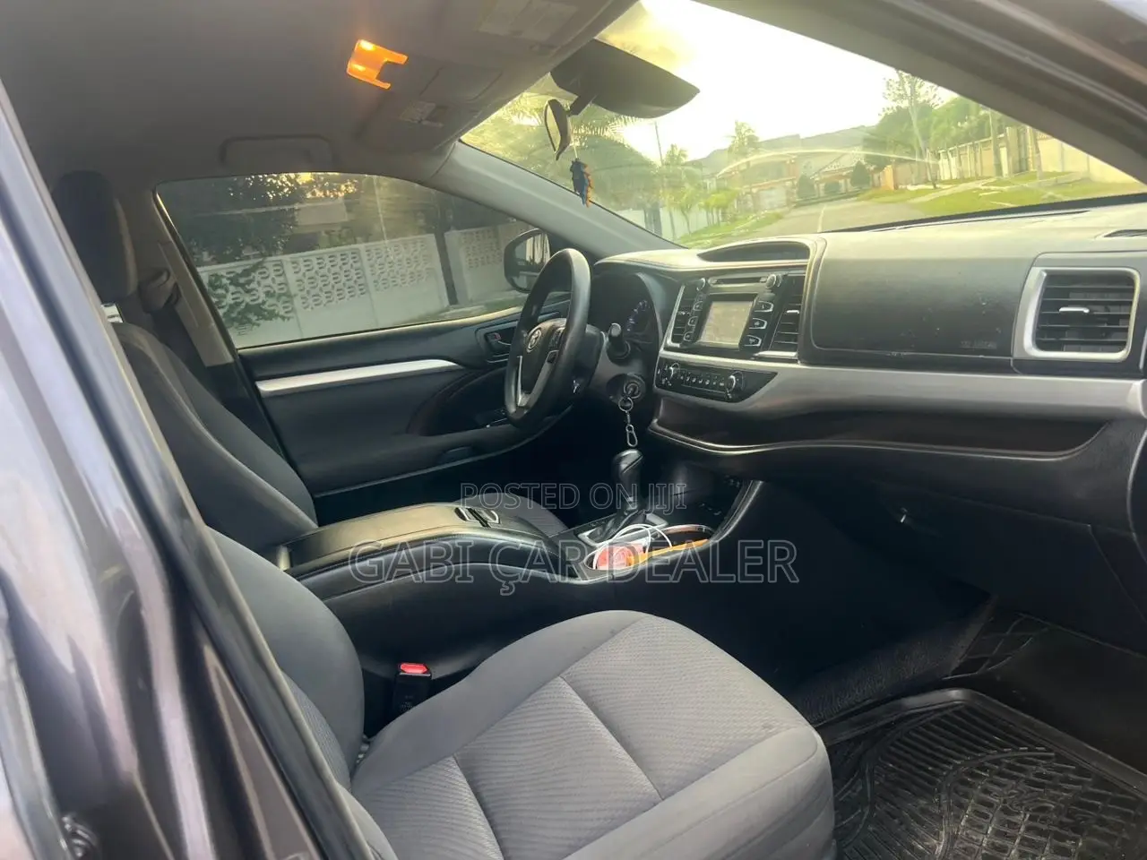 Toyota Highlander LE Plus 2019 Gray