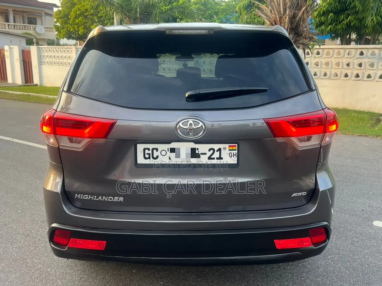 Toyota Highlander LE Plus 2019 Gray